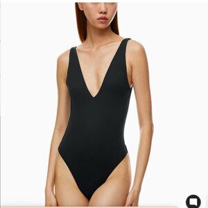 Babaton Contour V-neck Bodysuit